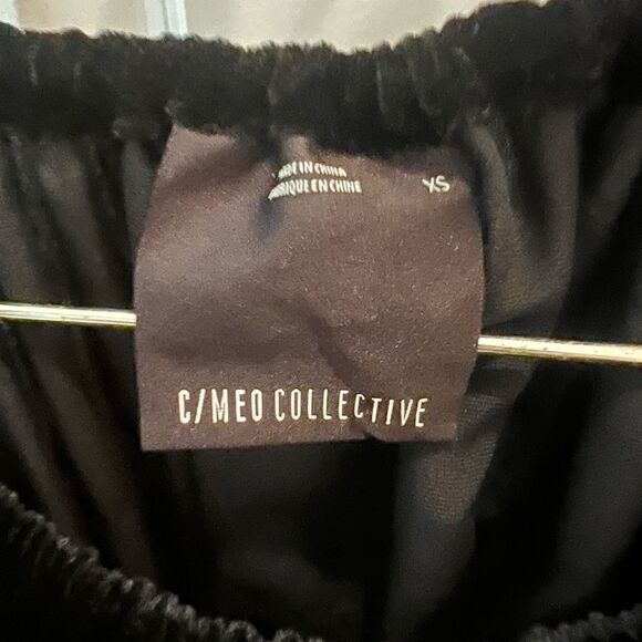 C/MEO COLLECTIVE black velvet pristine condition romper - Picture 2 of 2